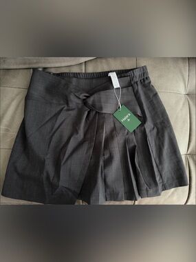 HALARA Black Pleated Skort with Waist Tie